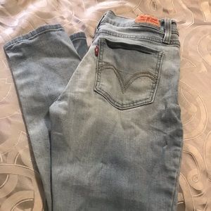 SOLD 💵 Levi’s 524 Skinny Jeans Juniors